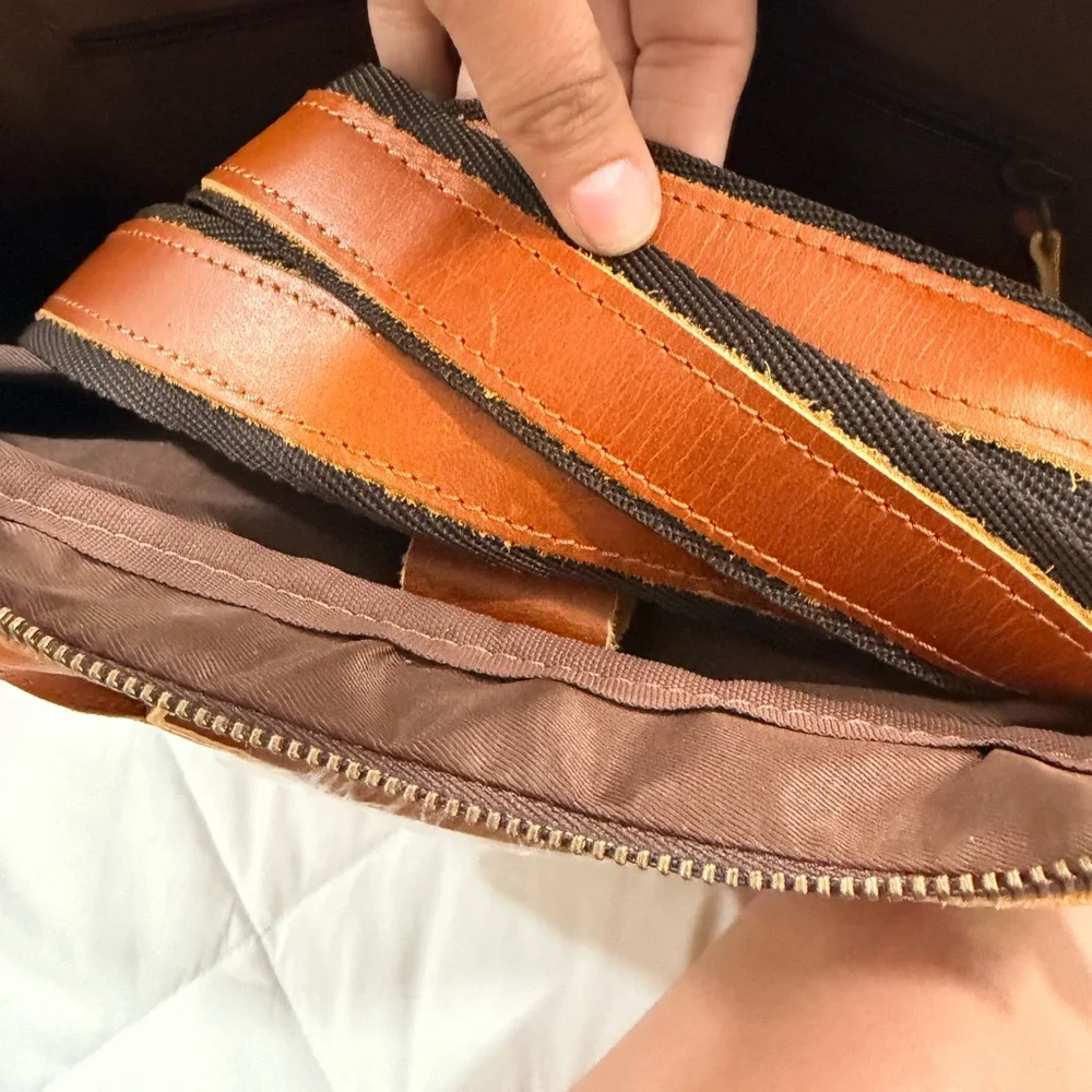 Classic Brown Leather Men's Bag - Picture 6 of 6